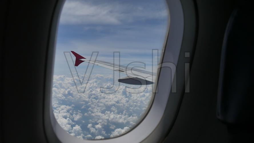 从飞机窗口看风景_3840x2160_高清视频素材下载(编号