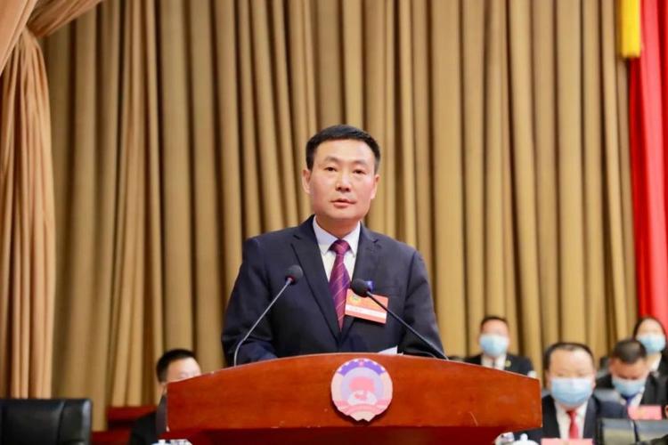政协第十五届桐梓县委员会第一次会议胜利闭幕