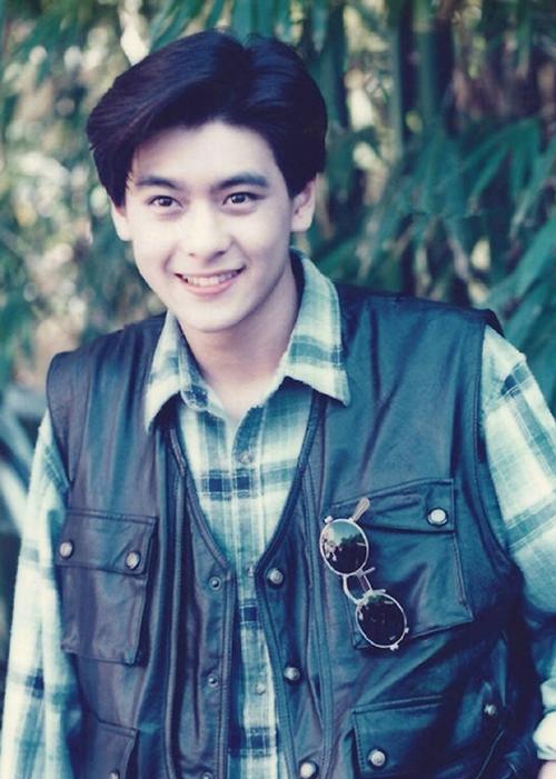 中,嘉宾林志颖的母亲问陈若仪:"你实话告诉我,你结婚以前谈过几次恋爱