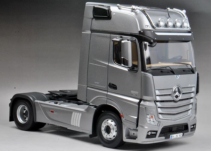nzg奔驰卡车1:18奔驰拖头actros fh25重型牵引车合金仿真汽车模型