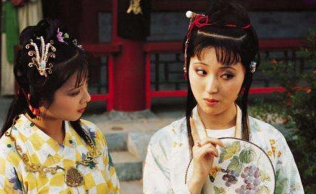 红楼梦中,薛宝钗和林黛玉都是很优秀的女子,但这三处