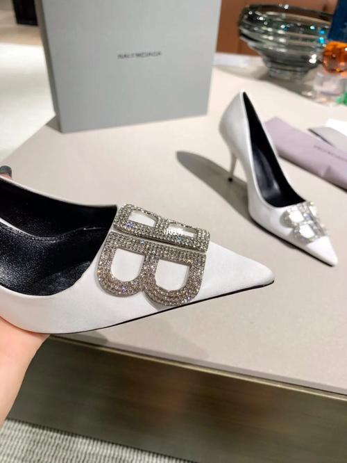 balenciaga真丝bb扣尖头高跟鞋_高跟鞋_巴黎世家怎么样_时尚_鞋靴_单