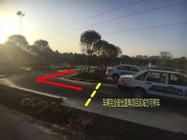 大家可以参考下方: 1,车轮轧道路边缘线,不合格 2,转弯时不使用或错误