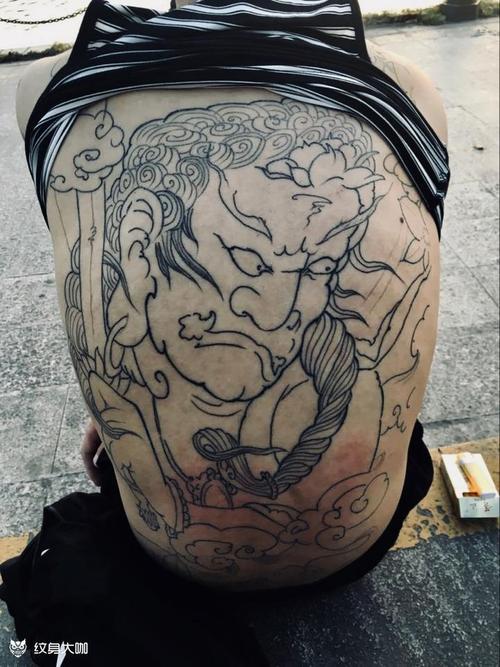满背线条_纹身图案手稿图片_小新的纹身作品集