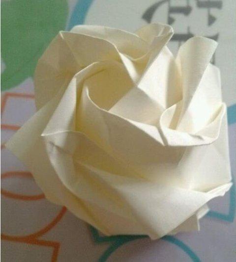 七夕情人节手工折纸礼物步骤-送ta一束玫瑰花