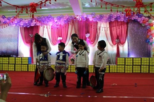 三句半《幼儿园  我的家》