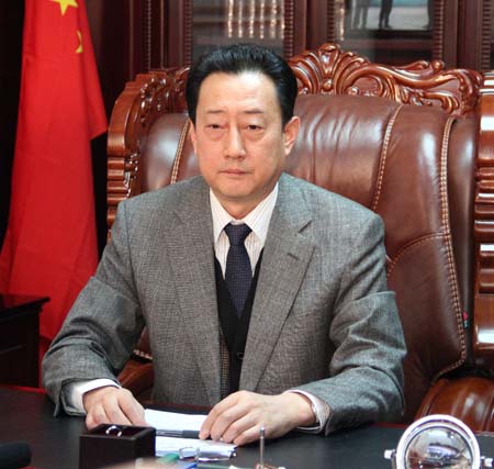 李建平的人物简介   
