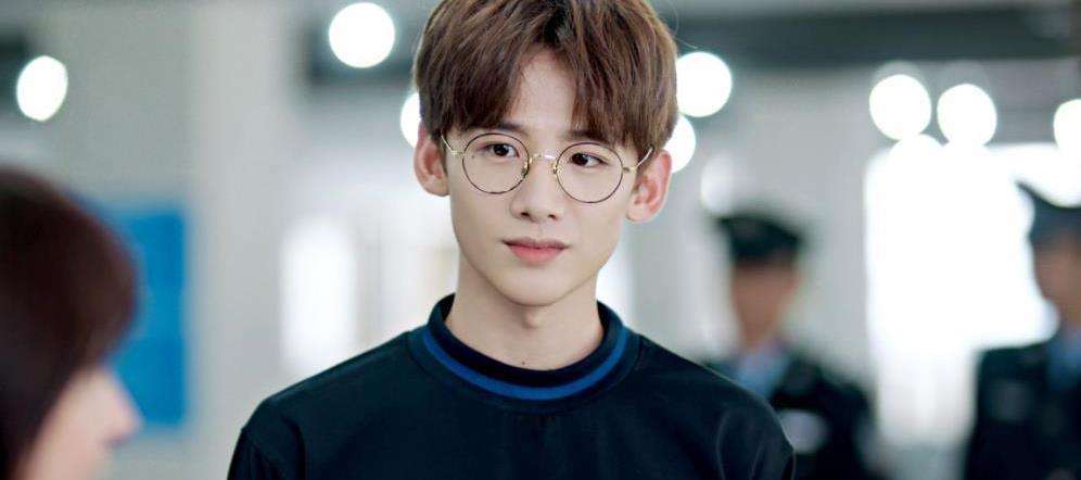 白敬亭开端霸榜热搜网友纷纷叫好平行世界的封神之作