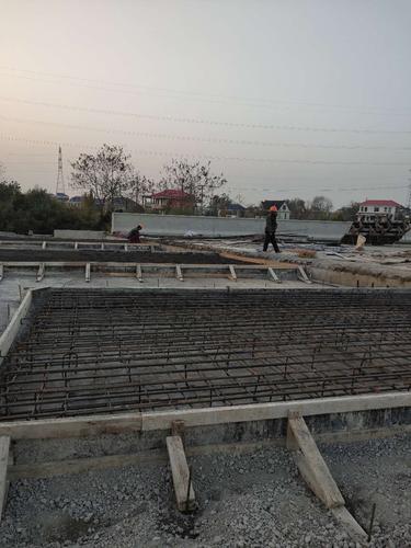 中心横河桥左幅0#桥台搭板模板安装完成