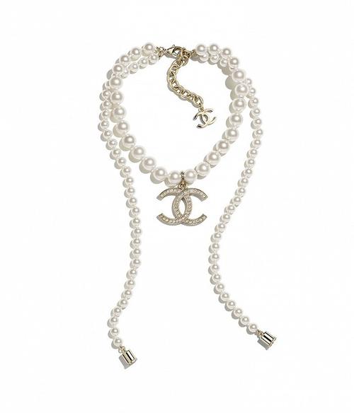 香奈儿再推airpods项链星巴克新杯子是菠萝造型丨是日美好事物