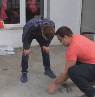 搞笑gif图:哥们玩的就是心跳