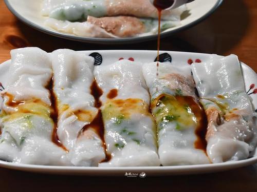 这早餐广东人天天吃,蒸一蒸卷一卷,嫩滑美味,北方朋友超喜欢