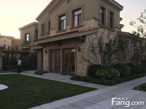 胶州新区 少海风景区 独栋别墅 带500平大院