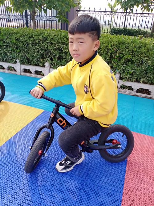 大家好!我叫陈昕泽