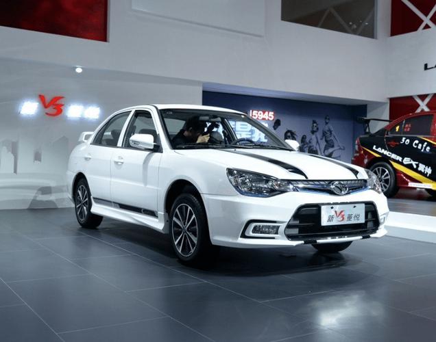 东南v3菱悦(参数|图片)也可以说是三菱蓝瑟(参数|图片)的化身车型,在