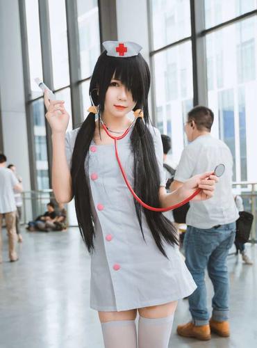 cosplay无下限,双马尾白丝护士装cos