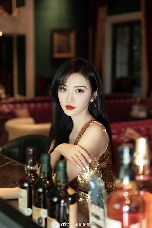 十月老婆景甜贴贴楼