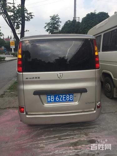 松花江牌路尊小霸王面包车,车况较新