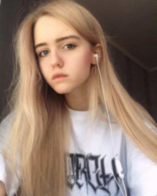 金发的俄罗斯美女,颜值很高呀.