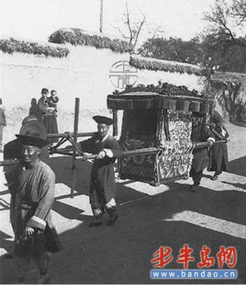 新郎坐的轿(绿帏).