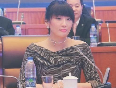 百亿富婆宗馥莉,今38岁没谈过恋爱,父亲公开征婚:男,四肢健全