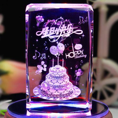 送男生什么生日礼物比较好(父母送男孩成年礼礼物)