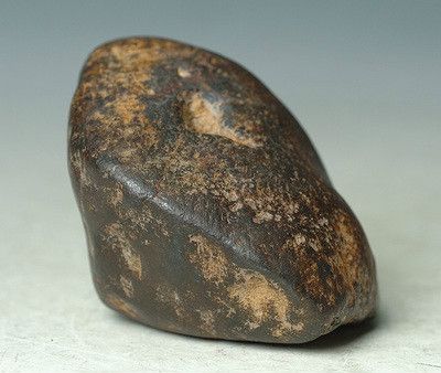 是比较罕见的一类陨石,占陨石数量的2%～4%,含铁镍和硅酸盐且铁镍和