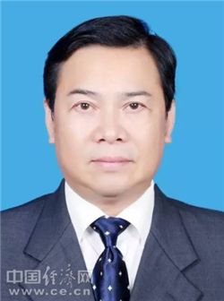 2001年7月至2006年7月任从江县委书记(其间:2002年9月至2005年7月