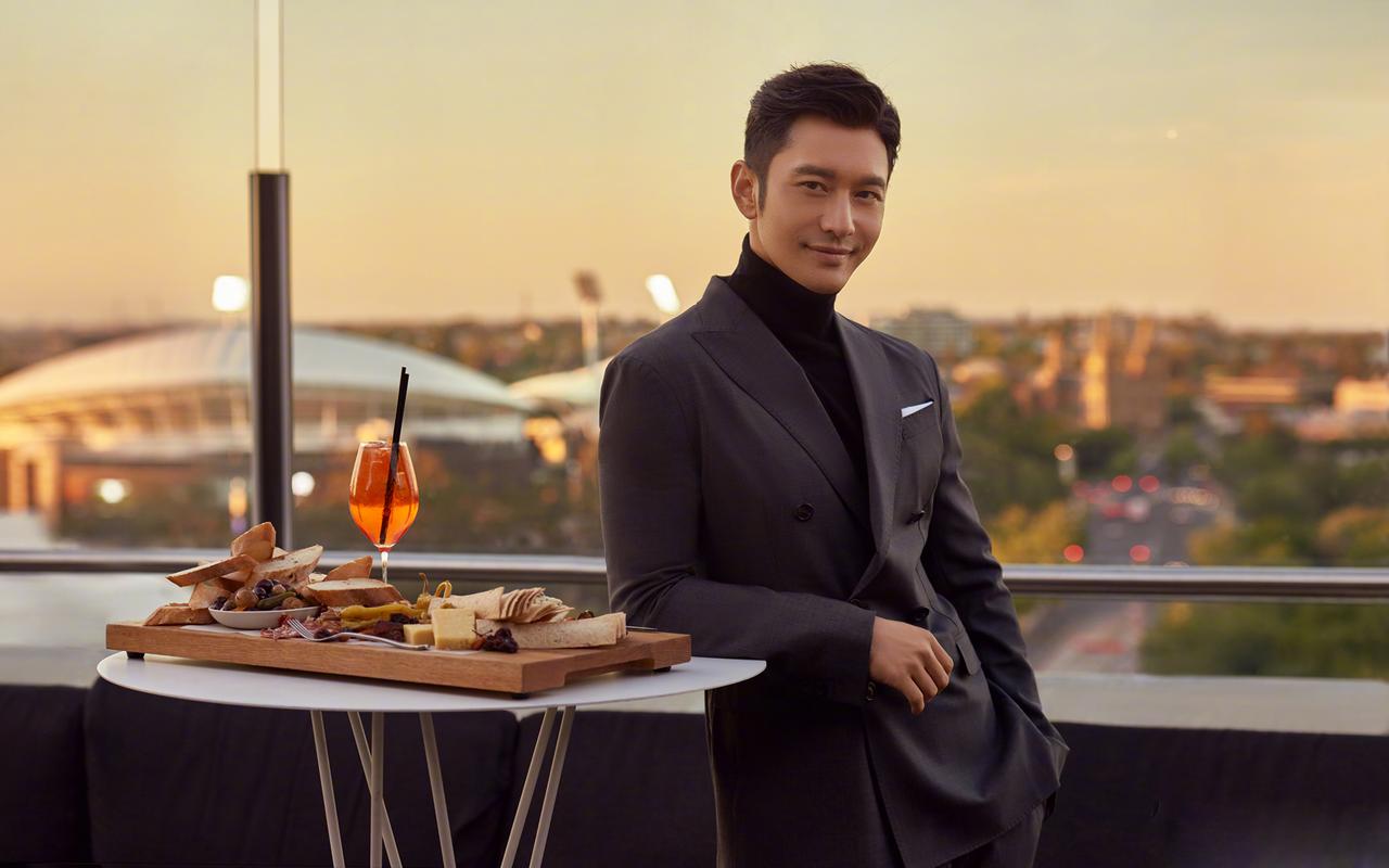 黄晓明澳大利亚野生动物合影高清壁纸