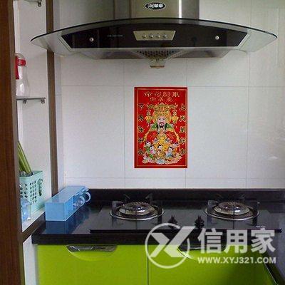 灶王爷能贴到东墙上吗 灶王爷贴在厨房的哪个方向最好