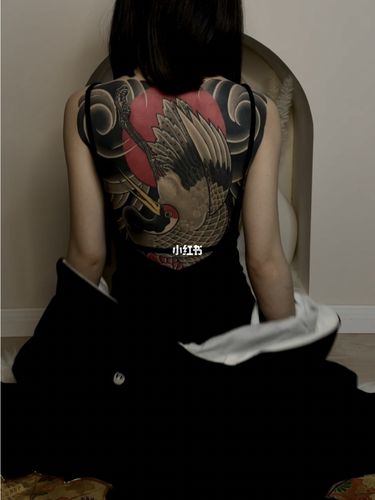 老传统纹身女生满背_纹身_美妆_彩妆