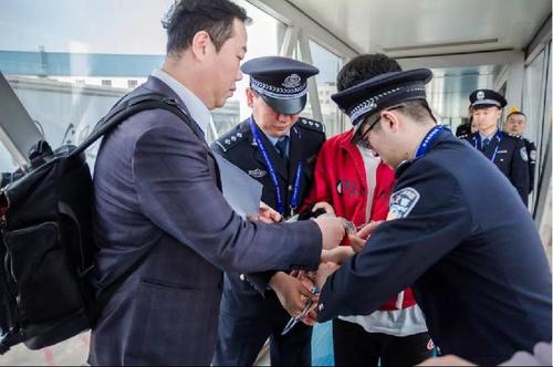 中国警方成功抓捕并遣返2名韩国籍涉毒逃犯