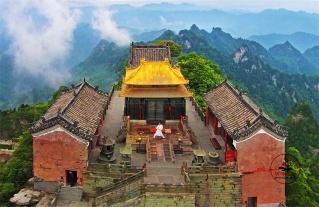 湖北旅游之后:武当山不仅有武当金顶,还有环绕天柱峰巅的紫金城