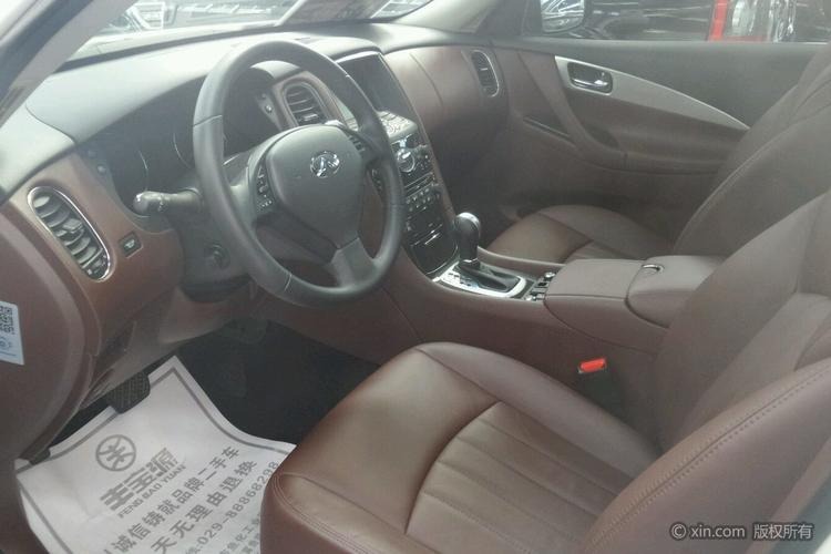 英菲尼迪qx50(进口)前排内