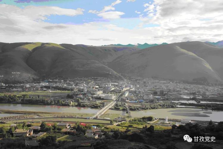 红四方面军31军军长王树声宣布波巴依得瓦共和国道孚县独立政府