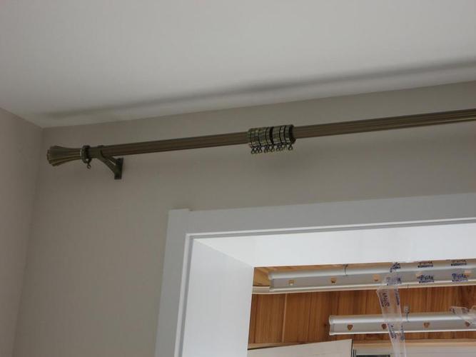 窗帘杆安装细节