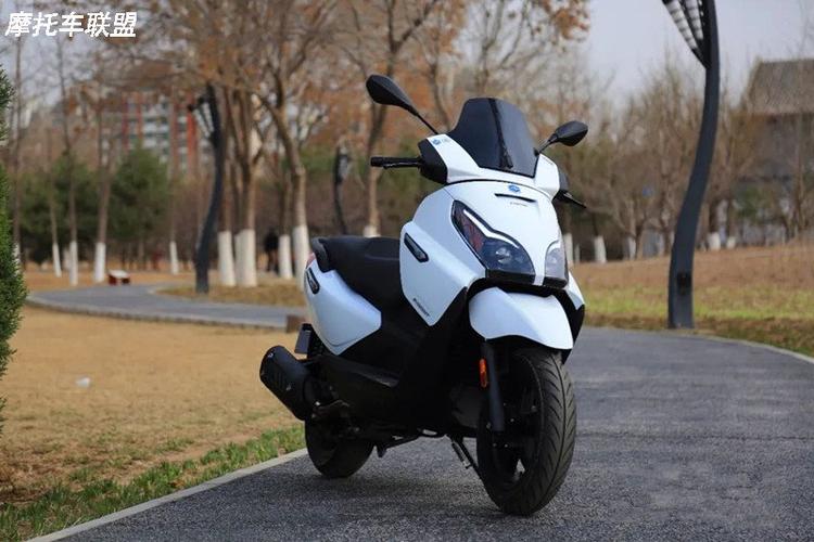 经典复古重塑,比亚乔x7详细测评