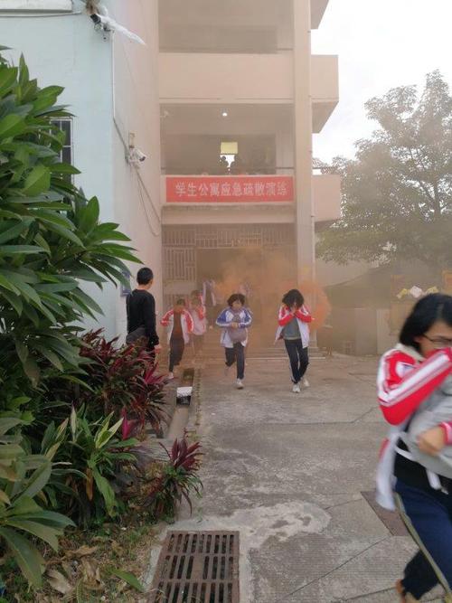 莆田第六中学开展学生公寓消防应急疏散演练