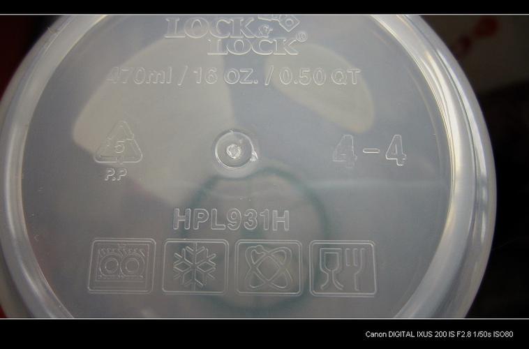 而市面上常见的塑料饭盒与水杯,则通常标示为pp,数字从1到5.
