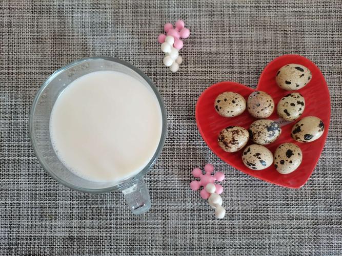 上午点:鲜牛奶,鹌鹑蛋