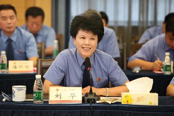 江苏省检察院检察长刘华回应律师的问题.