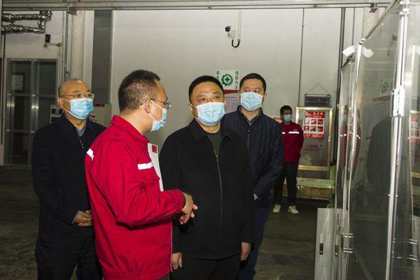 魏振东深入部分企业办实事解难题