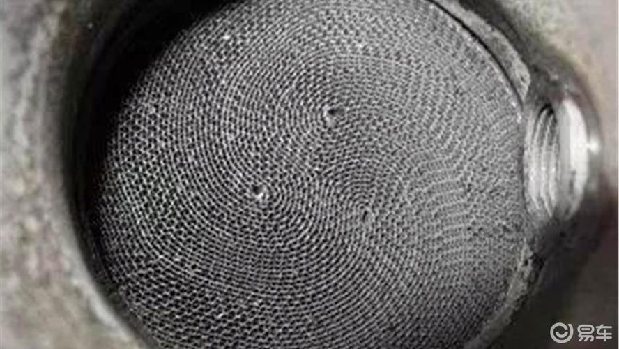 如何判断三元催化器是否被更换?