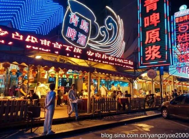 闽江路-云霄路美食街区由闽江路和云霄路两条美食街组成,人们常说的