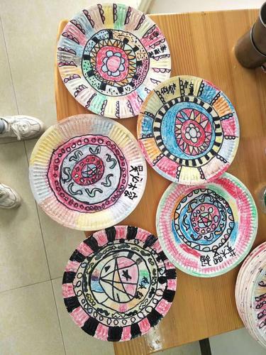 圩童星幼儿园新园大班"五彩三月三"民族文化教育活动——制作手工铜鼓