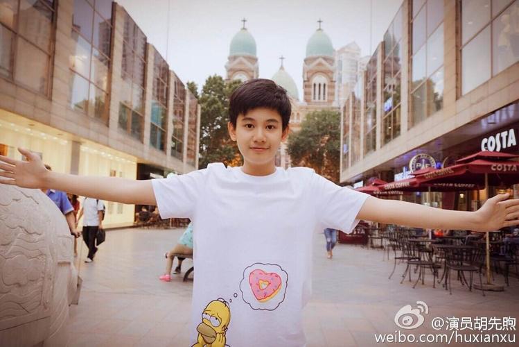 狮子座 ,胡先煦现在身高1米72(仍在成长中),属龙现年仅16岁