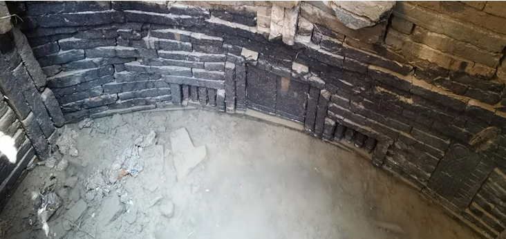 曝光阜阳发现古墓挖掘出