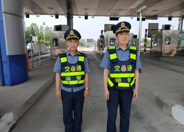 田家庵运管所组织执法人员在淮南高速路口开展非洲猪瘟防控和烟花爆竹