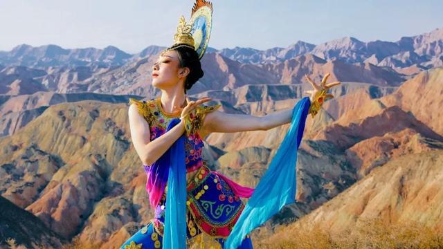 兰州市文旅局唱响"五一"黄金周文化旅游大戏——飞天舞丹霞