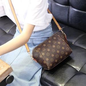 女包2018夏新款a-lv8包女士小方包单肩斜跨迷你小包包简约贝壳包